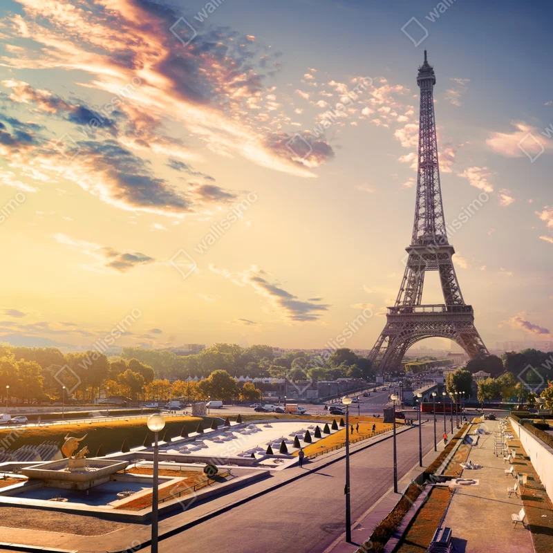 Repositionierbarer Aufkleber sonnenbeschienener blick auf den Eiffelturm bei dämmerung Repositionierbarer Aufkleber sonnenbeschienener blick auf den Eiffelturm bei dämmerung
