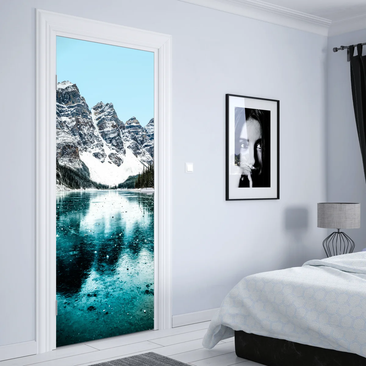 Türaufkleber eisiger türkissee mit bergreflexion Türaufkleber eisiger türkissee mit bergreflexion