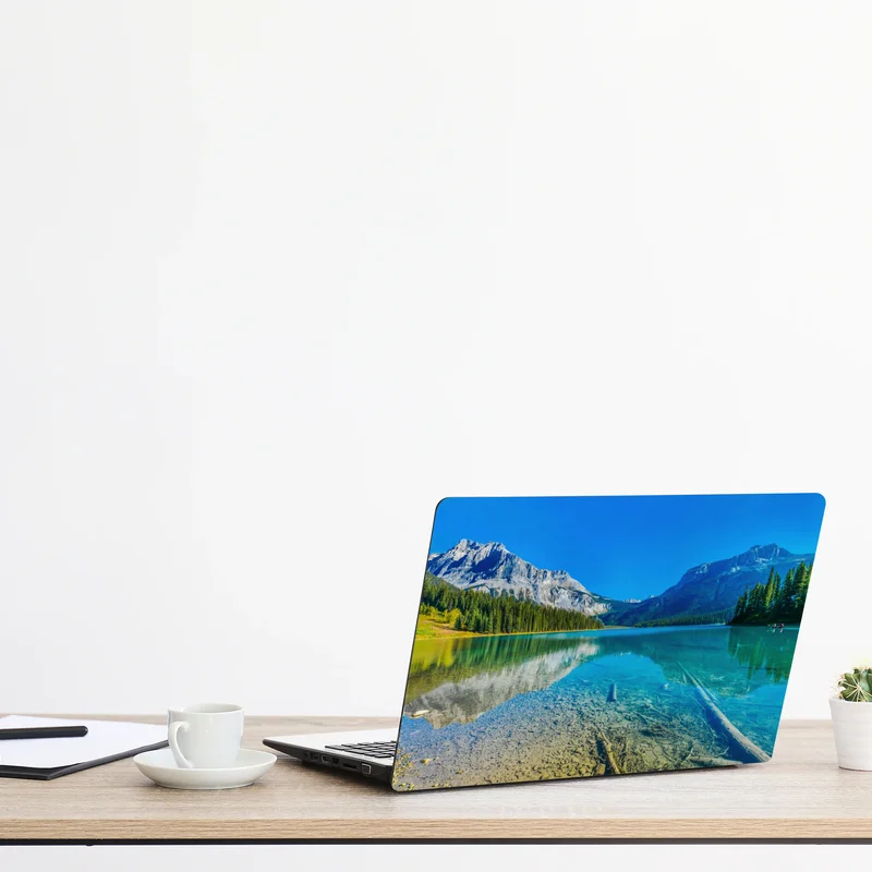 Laptop-Aufkleber türkises alpensee mit bergreflexionen