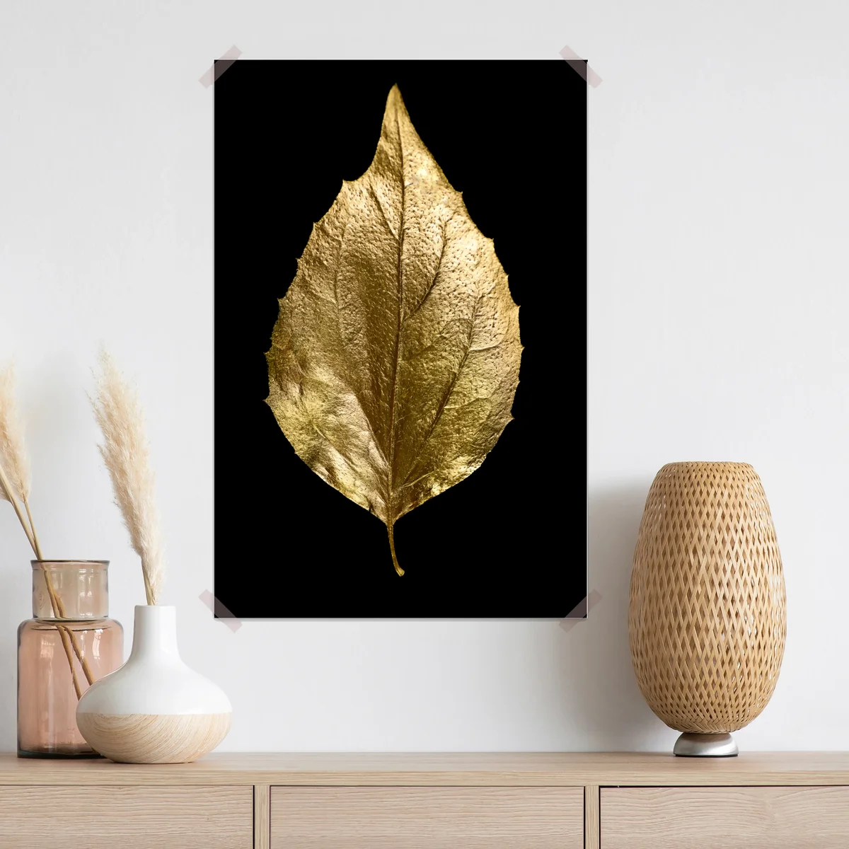 Poster goldenes blatt auf schwarzem hintergrund Poster goldenes blatt auf schwarzem hintergrund