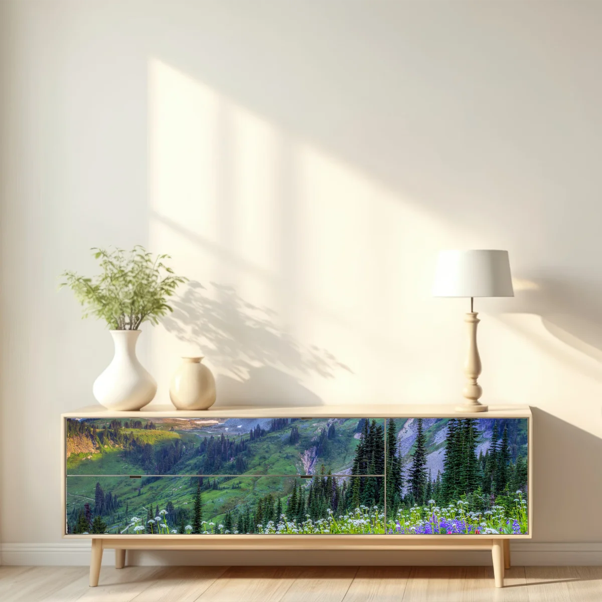 Repositionierbarer Aufkleber alpine blumenwiese vor schneebedeckten bergen Repositionierbarer Aufkleber alpine blumenwiese vor schneebedeckten bergen