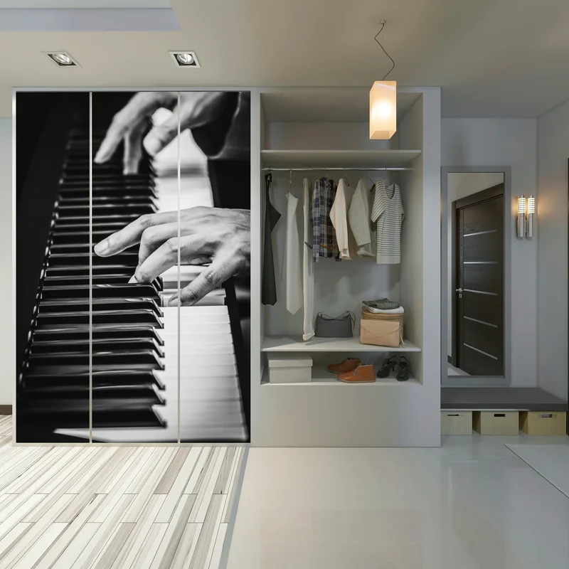 Schrankaufkleber hände am klavier in bewegung