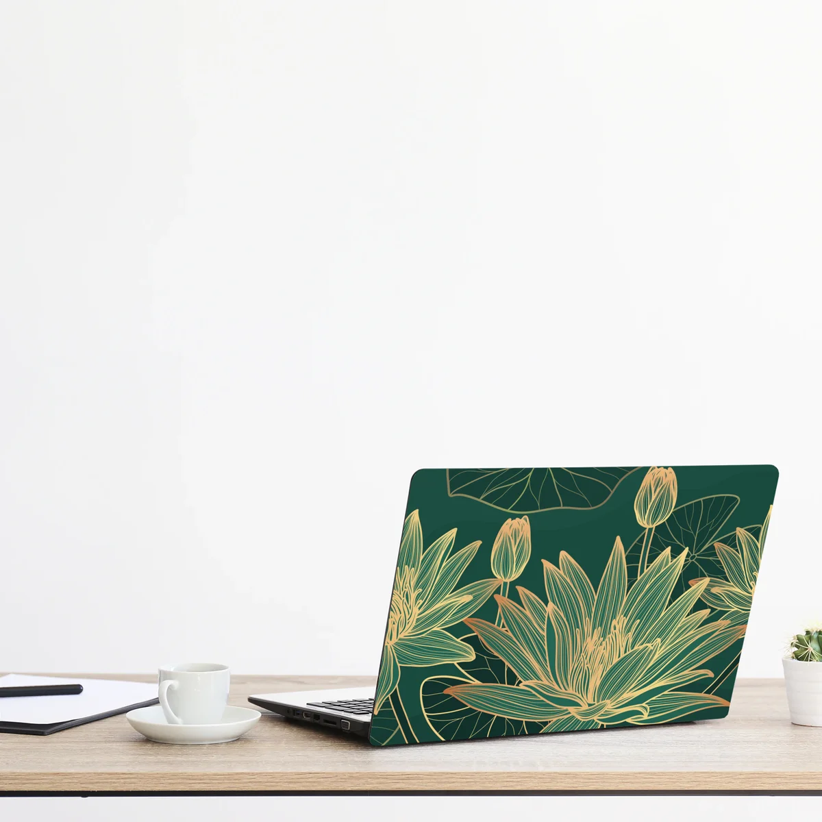 Laptop-Aufkleber goldene lotosblüten auf grünem hintergrund Laptop-Aufkleber goldene lotosblüten auf grünem hintergrund