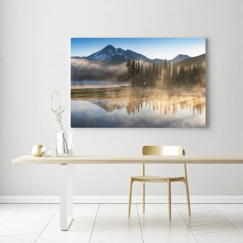 Leinwandbild nebliger bergspiegel am see bei sonnenaufgang Leinwandbild nebliger bergspiegel am see bei sonnenaufgang