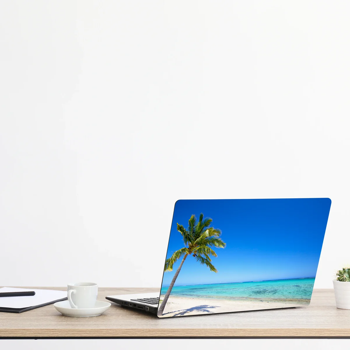 Laptop-Aufkleber tropischer traumstrand mit palme Laptop-Aufkleber tropischer traumstrand mit palme