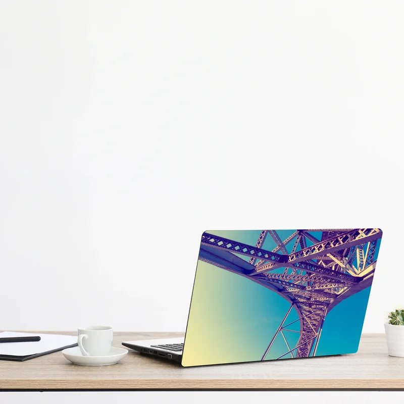 Naklejka na laptopa abstrakcyjna stalowa konstrukcja mostu w perspektywie Naklejka na laptopa abstrakcyjna stalowa konstrukcja mostu w perspektywie