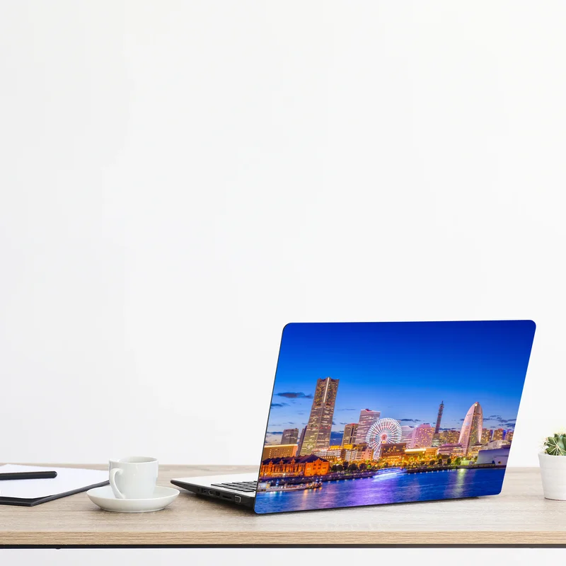 Laptop-Aufkleber Yokohama skyline bei dämmerung