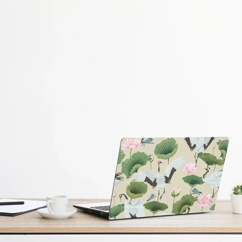 Naklejka na laptopa elegancki wzór z żurawiami i lotosami