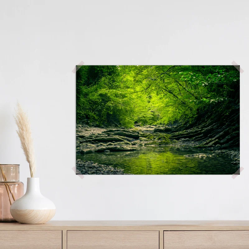 Poster üppiger grüner waldbach mit spiegelung • Poster bei Wallnifity® Poster üppiger grüner waldbach mit spiegelung • Poster bei Wallnifity®