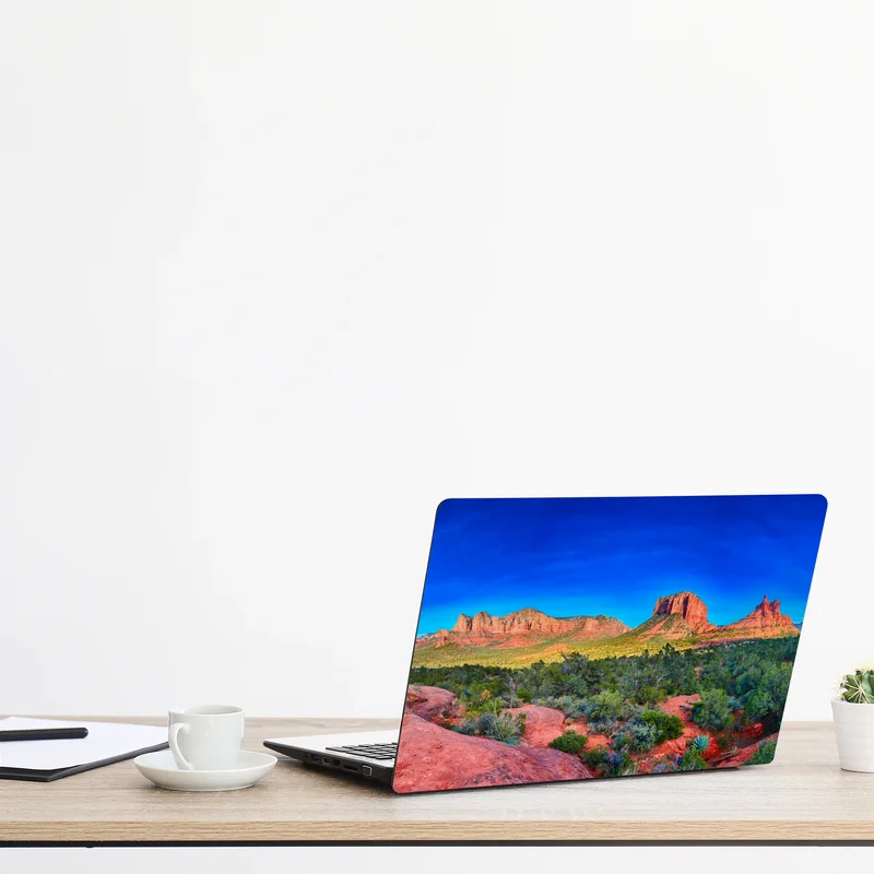 Laptop-Aufkleber panoramablick auf Bell Rock und Courthouse Butte, Sedona