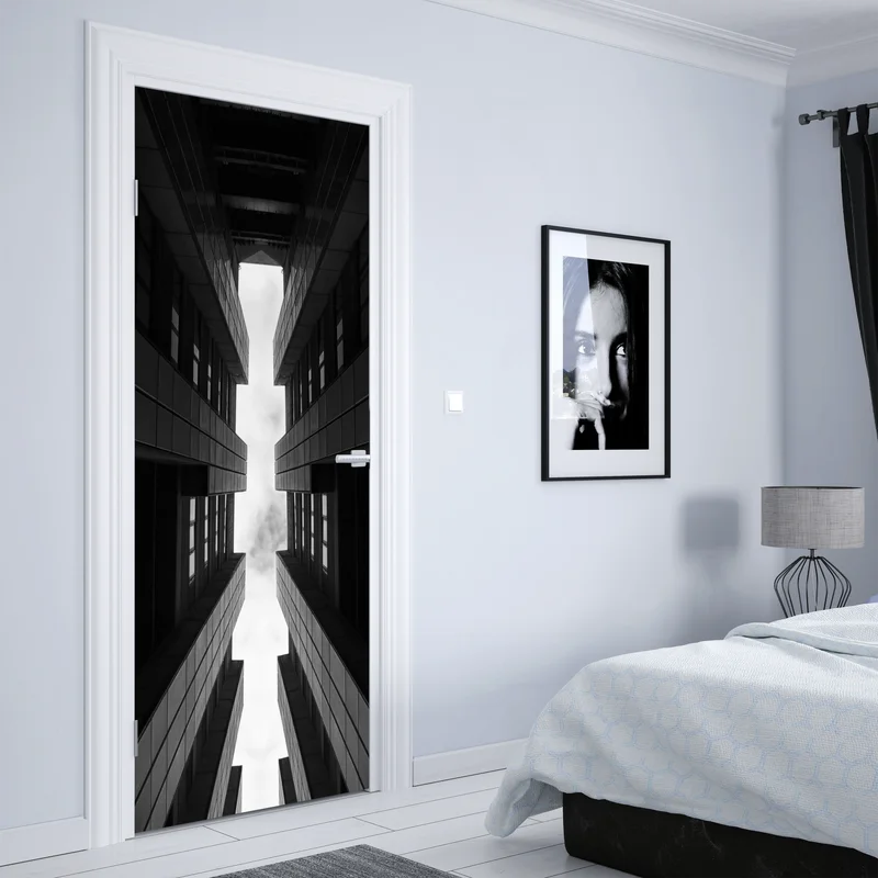 Türaufkleber vertikale städtische symmetrie in monochrom