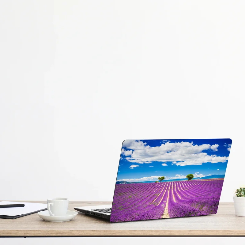 Naklejka na laptopa pola lawendy w Prowansji