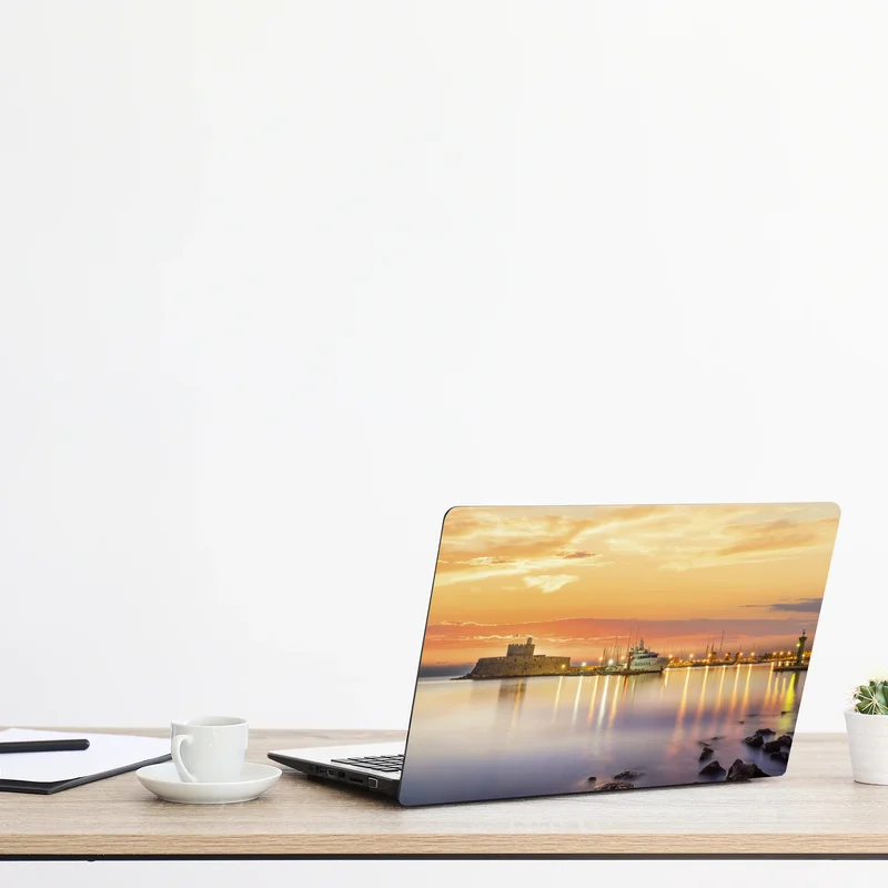 Naklejka na laptopa twierdza Agios Nikolaos w porcie Mandraki, Rodos Naklejka na laptopa twierdza Agios Nikolaos w porcie Mandraki, Rodos