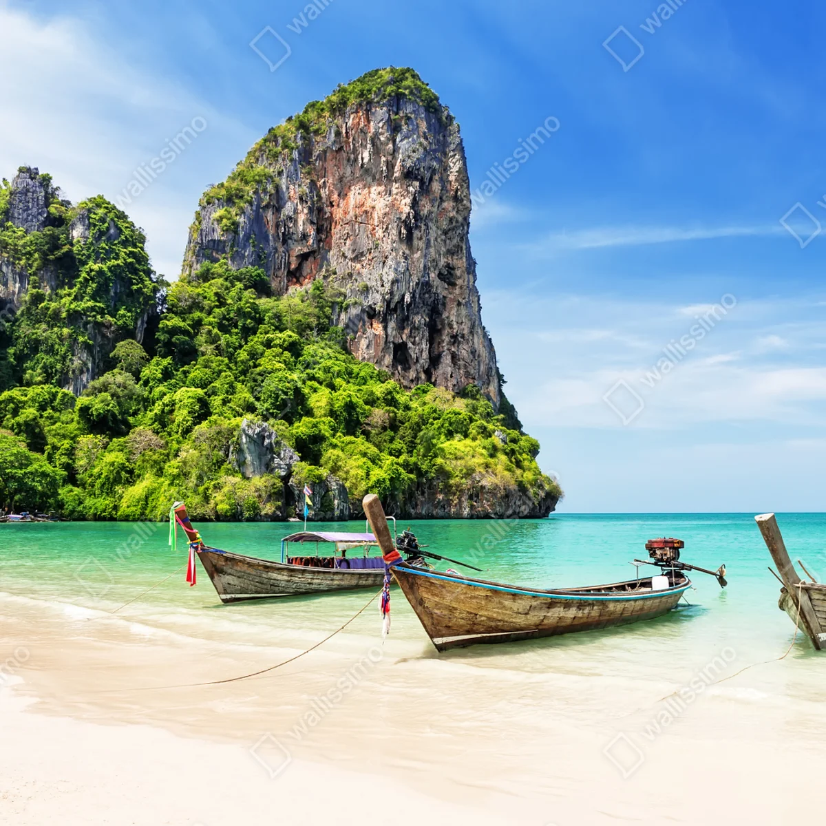Fototapete ruhige longtail-boote am strand von Railay, Thailand Fototapete ruhige longtail-boote am strand von Railay, Thailand