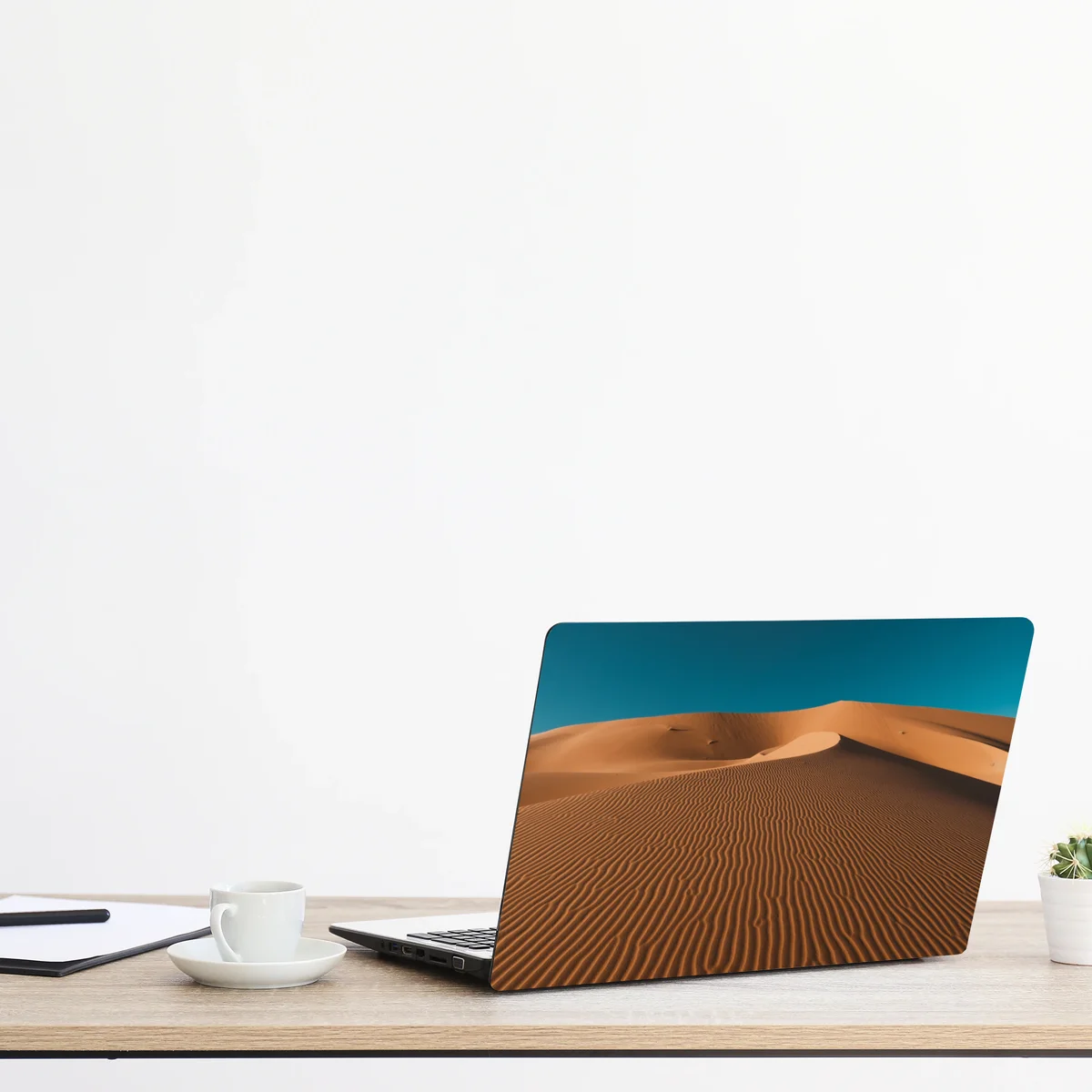 Laptop-Aufkleber goldene sanddünen unter tiefblauem himmel Laptop-Aufkleber goldene sanddünen unter tiefblauem himmel