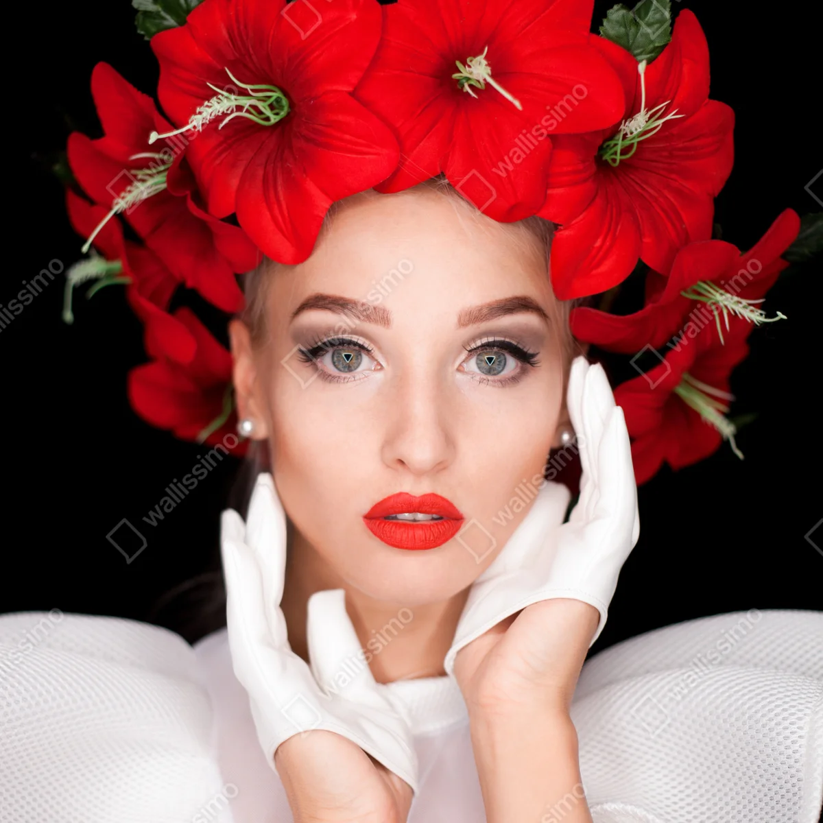 Türaufkleber elegantes porträt mit rotem blumenkranz Türaufkleber elegantes porträt mit rotem blumenkranz