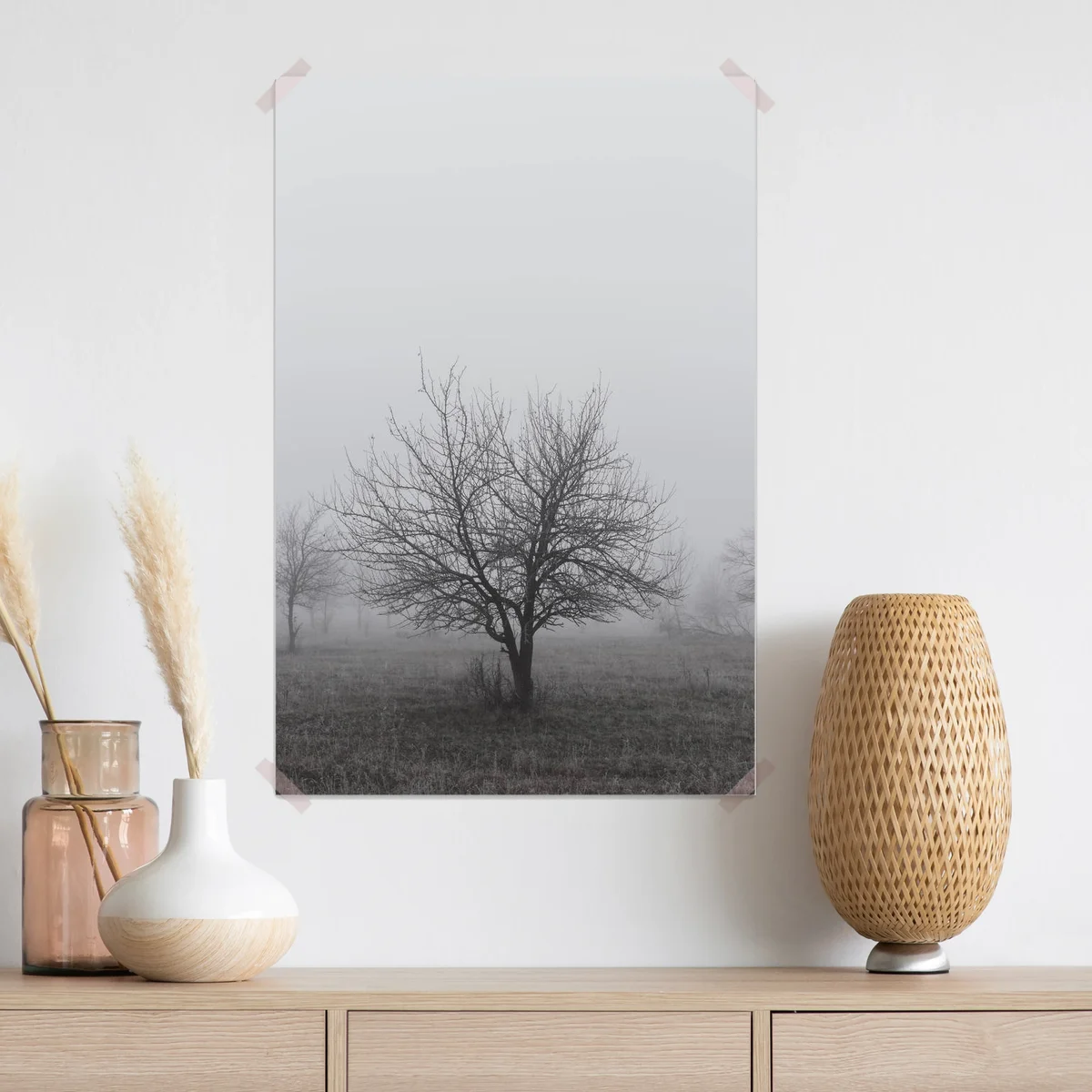 Poster Herbstlandschaft mit Bäumen im dichten Nebel und Frost auf den Ästen. • Poster bei Wallnifity® Poster Herbstlandschaft mit Bäumen im dichten Nebel und Frost auf den Ästen. • Poster bei Wallnifity®