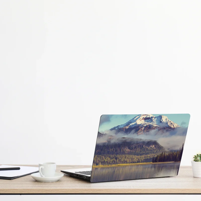 Naklejka na laptopa spokojne górskie jezioro w Oregonie