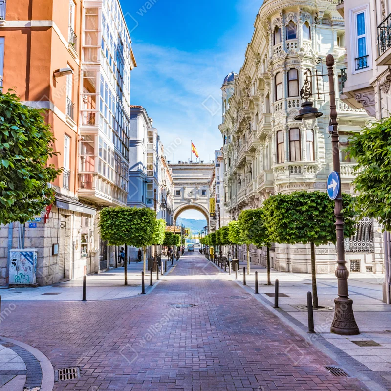 Repositionierbarer Aufkleber Santander straße im stadtkern mit historischem bogen Repositionierbarer Aufkleber Santander straße im stadtkern mit historischem bogen