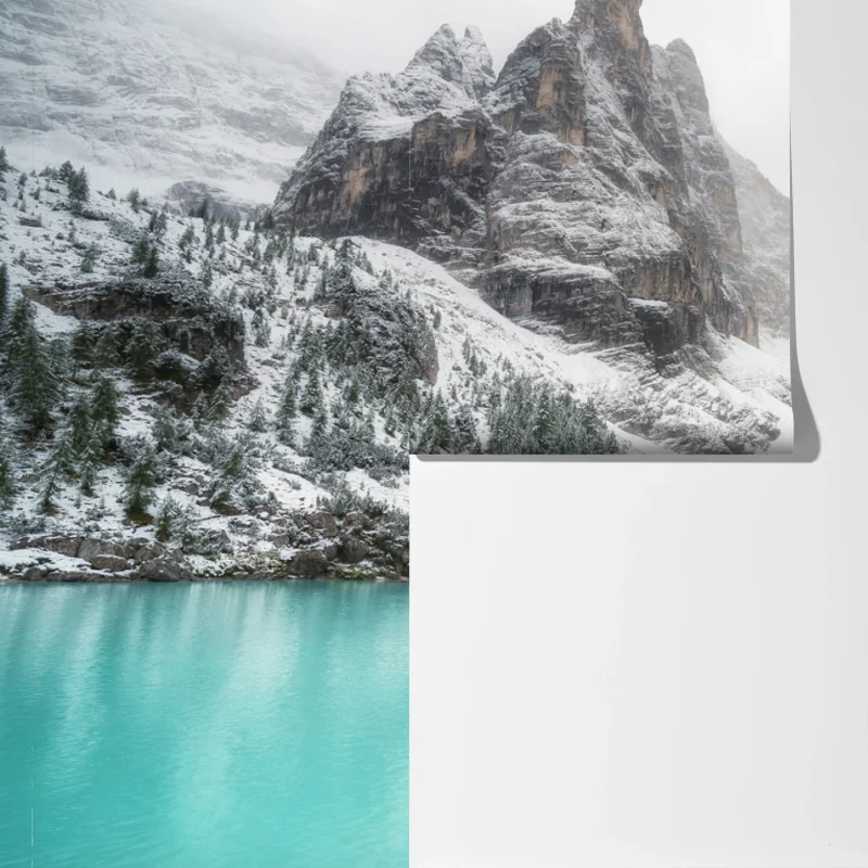 Fototapeta turkusowe jezioro alpejskie pod ośnieżonymi szczytami Fototapeta turkusowe jezioro alpejskie pod ośnieżonymi szczytami