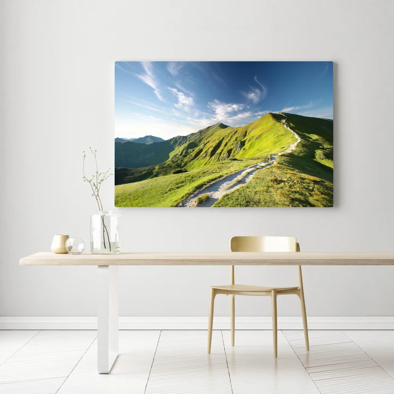 Leinwandbild sonnenbeschienener berggrat mit pfad Leinwandbild sonnenbeschienener berggrat mit pfad