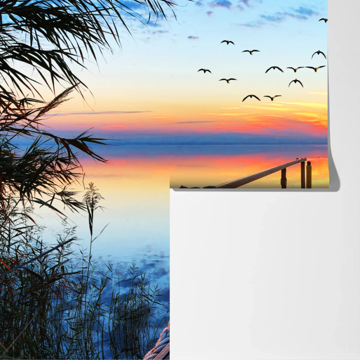 Fototapete steg bei sonnenuntergang über ruhigem see Fototapete steg bei sonnenuntergang über ruhigem see