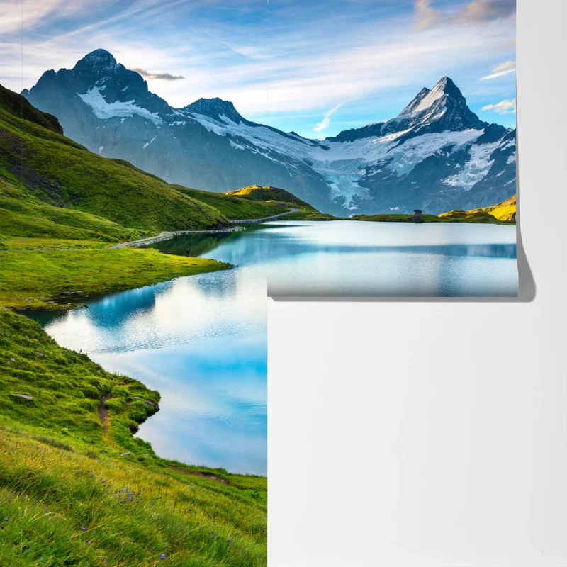 Fototapeta spokojne alpejskie jezioro pod szczytem Wetterhorn, Szwajcaria Fototapeta spokojne alpejskie jezioro pod szczytem Wetterhorn, Szwajcaria