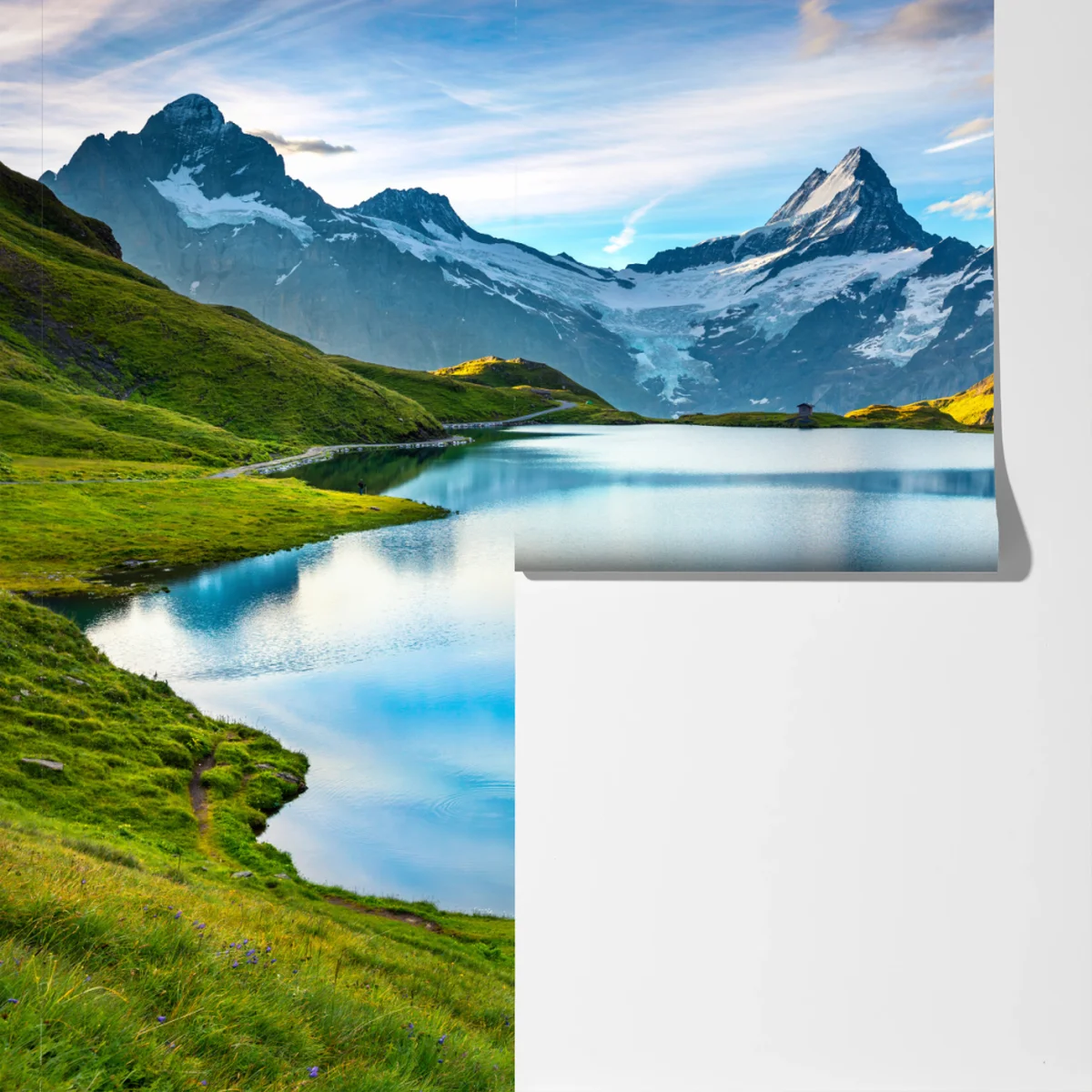 Fototapeta spokojne alpejskie jezioro pod szczytem Wetterhorn, Szwajcaria Fototapeta spokojne alpejskie jezioro pod szczytem Wetterhorn, Szwajcaria