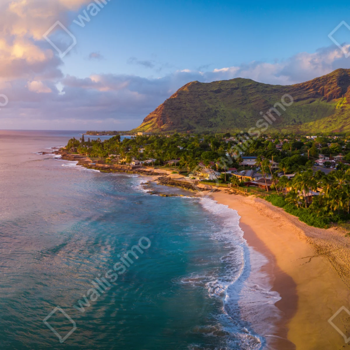 Repositionierbarer Aufkleber sonnenuntergang am strand panorama mit tropischen bergen Repositionierbarer Aufkleber sonnenuntergang am strand panorama mit tropischen bergen