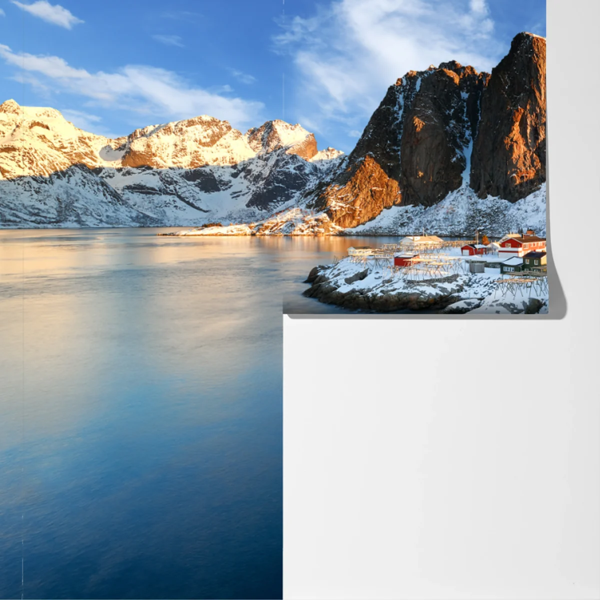 Fototapete sonnenbeschienenes Hamnøy am fjord Fototapete sonnenbeschienenes Hamnøy am fjord