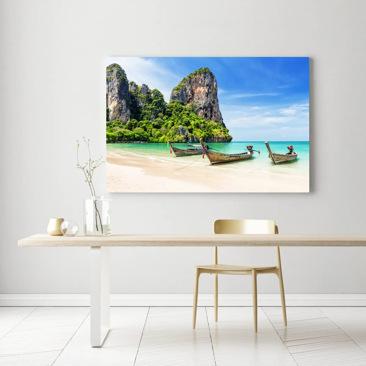 Leinwandbild ruhige longtail-boote am strand von Railay, Thailand Leinwandbild ruhige longtail-boote am strand von Railay, Thailand