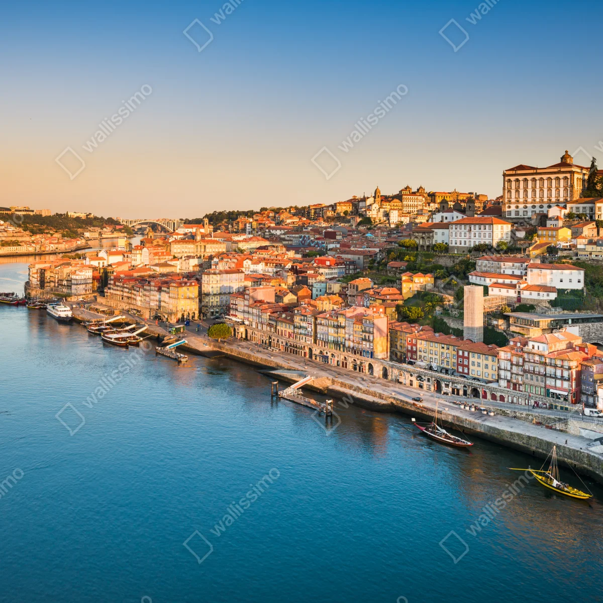 Laptop-Aufkleber sonnige Porto ufer-skyline im goldenen licht Laptop-Aufkleber sonnige Porto ufer-skyline im goldenen licht