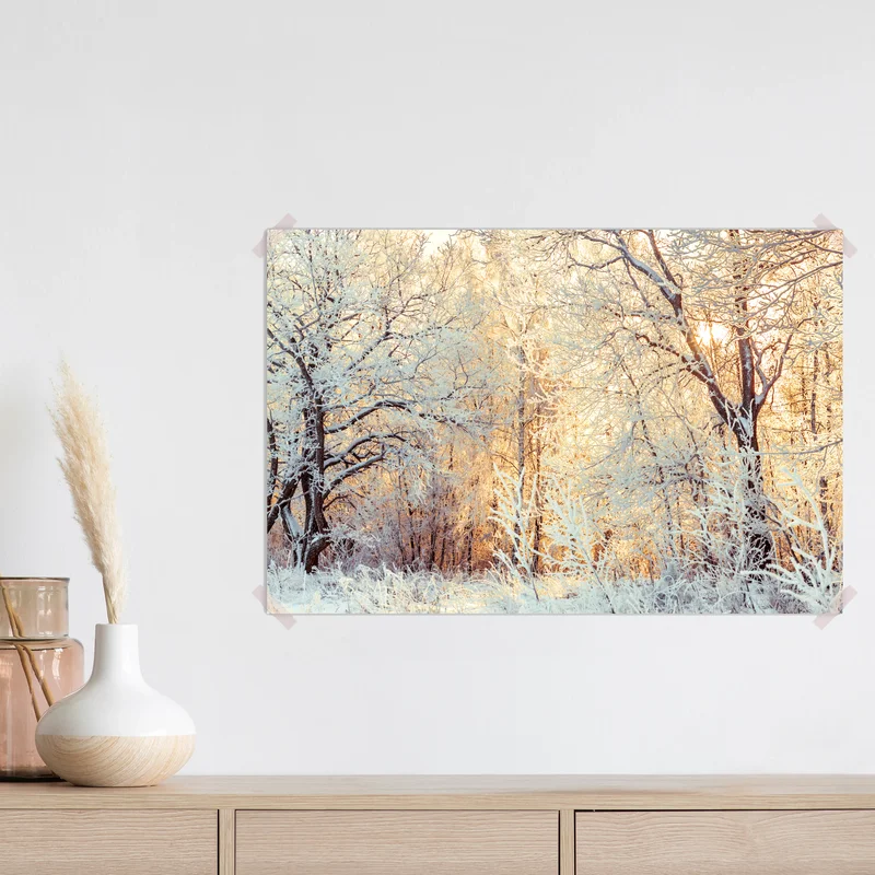 Poster wintersonne im verschneiten wald Poster wintersonne im verschneiten wald