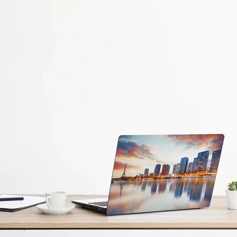 Naklejka na laptopa panorama Paryża o zachodzie z Wieżą Eiffla