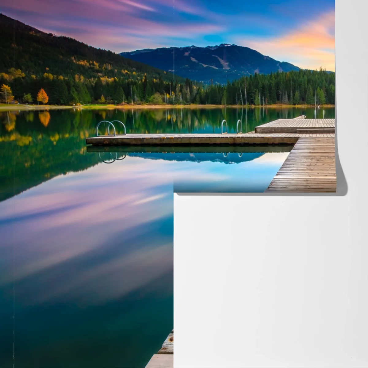 Fototapete ruhiger bergsee im sonnenuntergang Fototapete ruhiger bergsee im sonnenuntergang