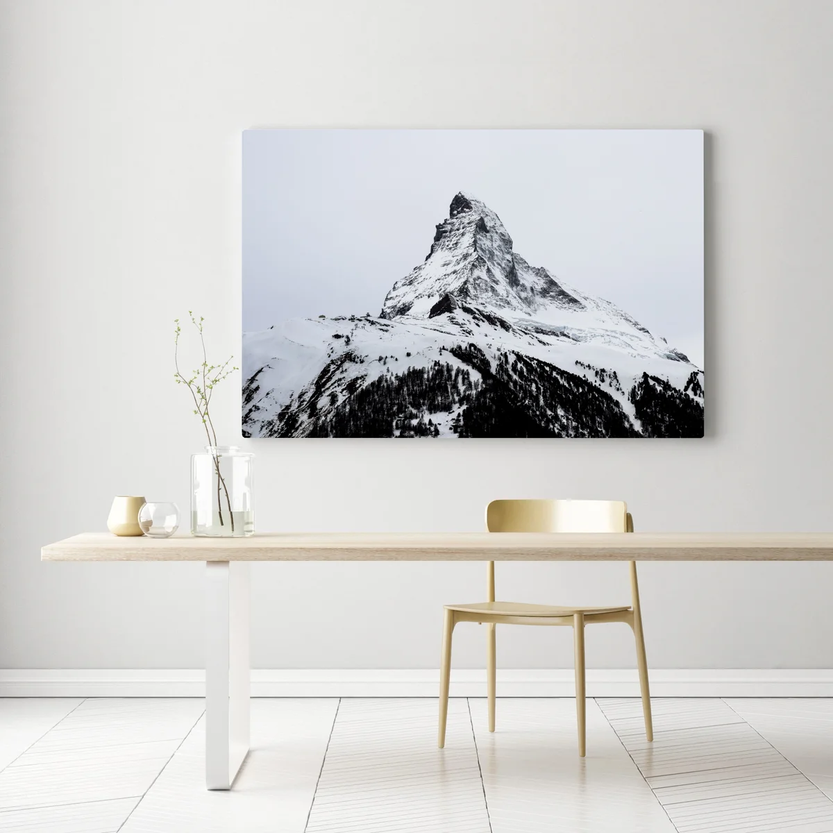 Leinwandbild einsamer schneebedeckter berggipfel Leinwandbild einsamer schneebedeckter berggipfel