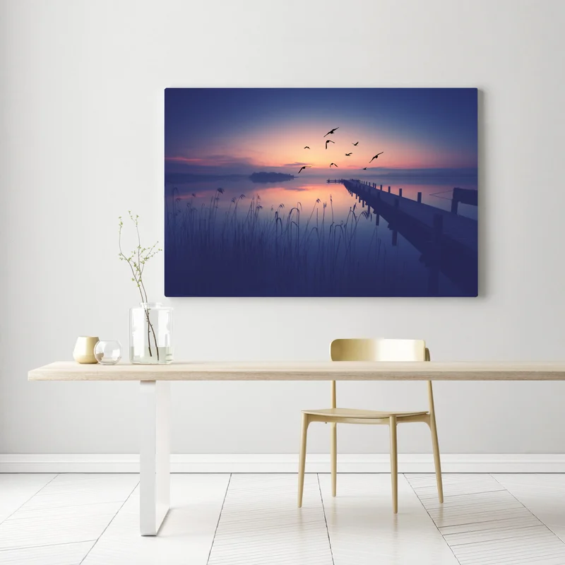 Leinwandbild ruhiger sonnenaufgang am see mit vögeln Leinwandbild ruhiger sonnenaufgang am see mit vögeln