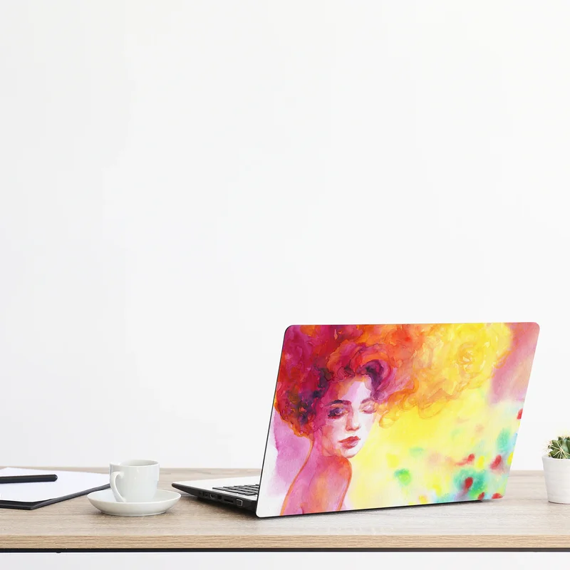 Naklejka na laptopa promienny akwarelowy portret kobiety Naklejka na laptopa promienny akwarelowy portret kobiety