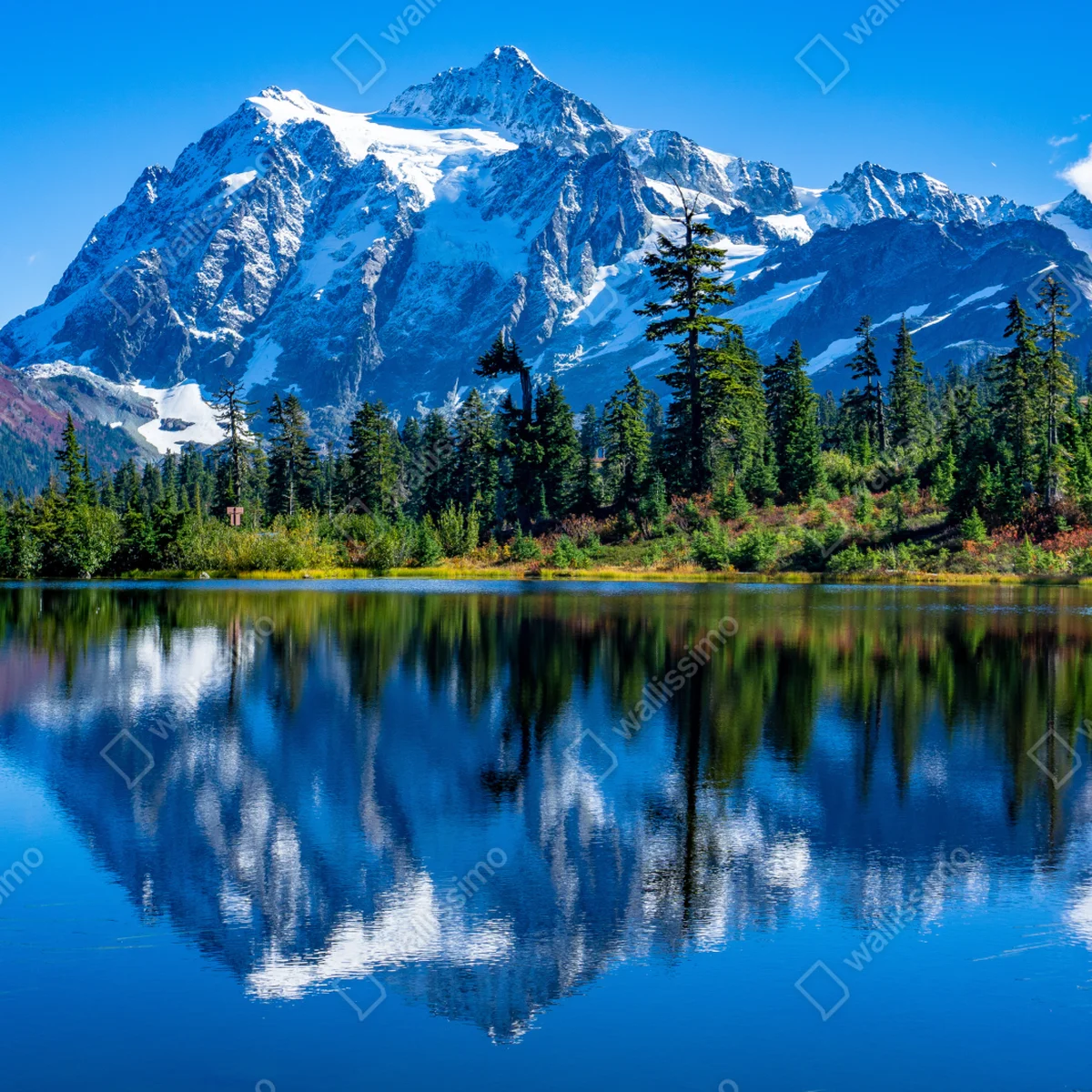 Kühlschrankaufkleber majestätische bergspiegelung über dem see Kühlschrankaufkleber majestätische bergspiegelung über dem see