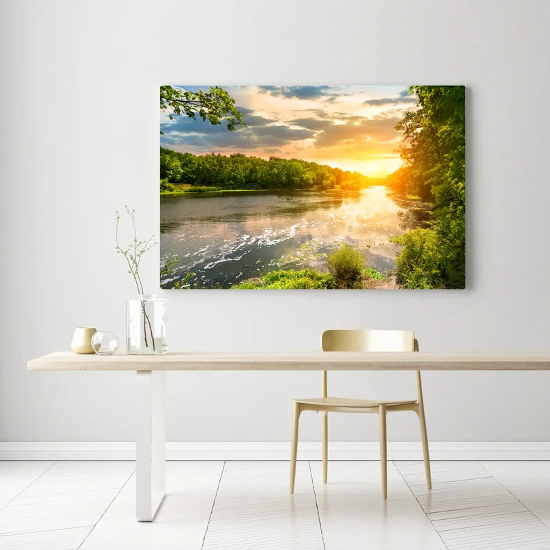 Leinwandbild ruhiger sonnenuntergang am fluss im grünen wald Leinwandbild ruhiger sonnenuntergang am fluss im grünen wald