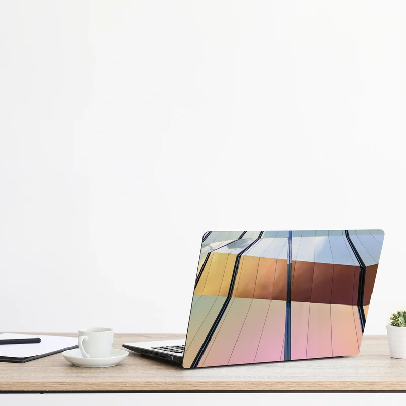 Naklejka na laptopa iryzująca nowoczesna fasada z paneli