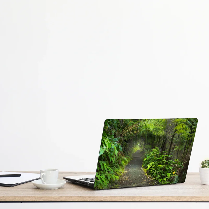 Laptop-Aufkleber üppiger regenwaldpfad im Kilauea Iki, Hawaii Laptop-Aufkleber üppiger regenwaldpfad im Kilauea Iki, Hawaii