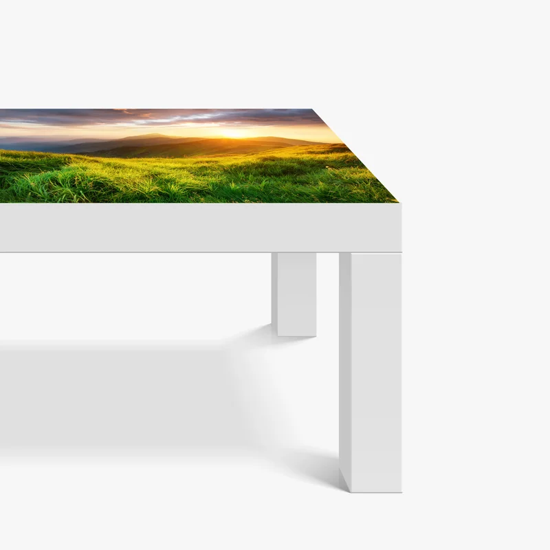 Tischaufkleber und Schreibtischaufkleber sonnige bergwiese bei sonnenaufgang