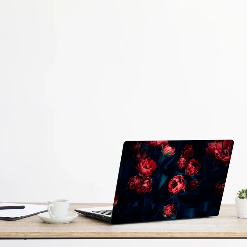 Laptop-Aufkleber dunkler roter tulpenstrauß