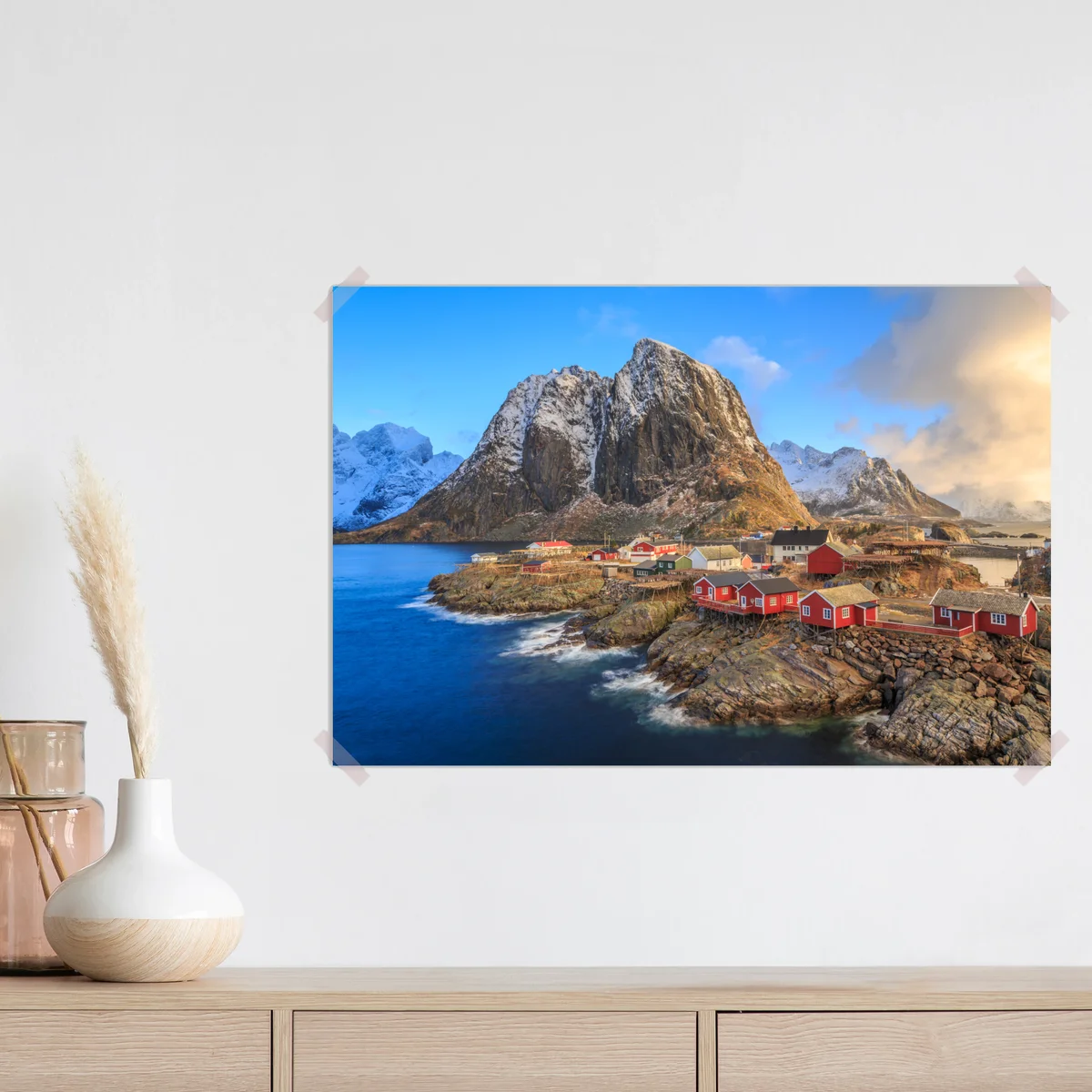 Poster küstendorf in Norwegen mit roten fischerhütten Poster küstendorf in Norwegen mit roten fischerhütten