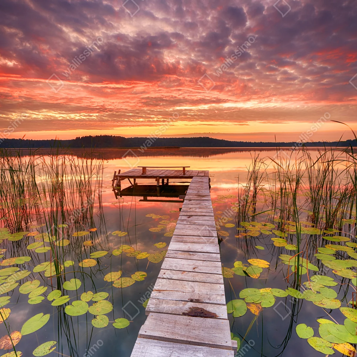 Tischaufkleber und Schreibtischaufkleber sonnenaufgang über ruhigem see mit steg Tischaufkleber und Schreibtischaufkleber sonnenaufgang über ruhigem see mit steg