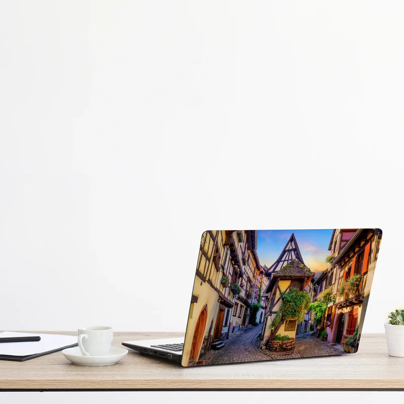 Laptop-Aufkleber malerische fachwerkstraße in Eguisheim, Elsass