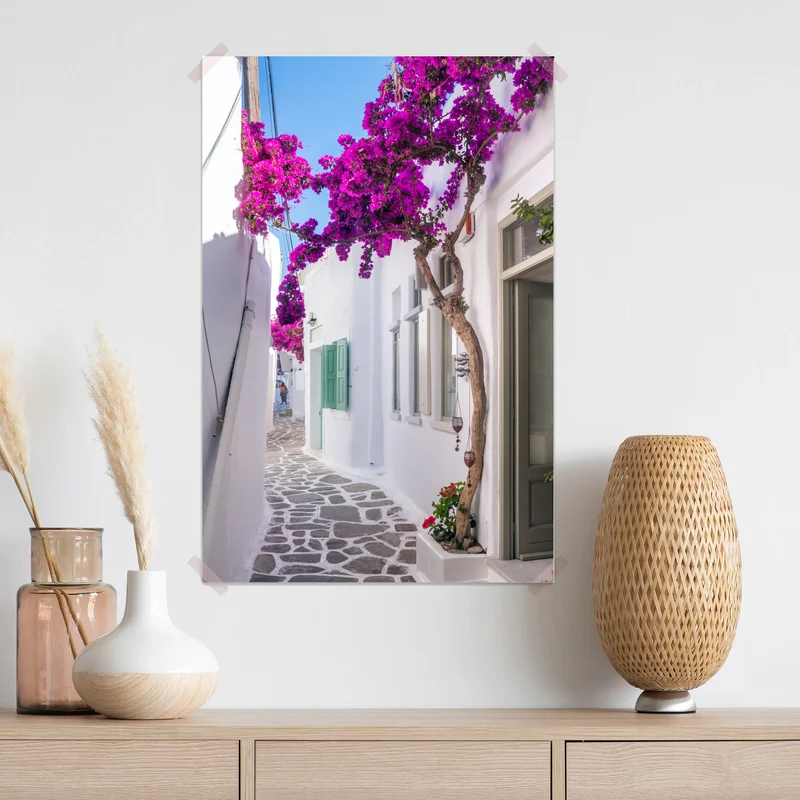 Poster sonnige mediterrane gasse mit bougainvillea Poster sonnige mediterrane gasse mit bougainvillea