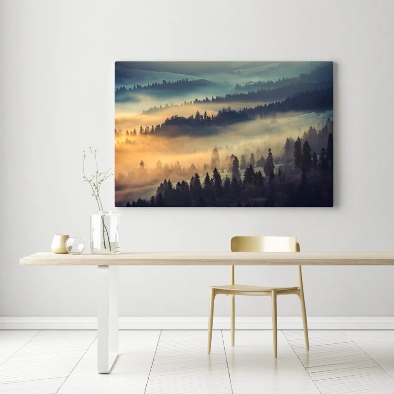 Leinwandbild nebliger bergwald im sonnenaufgang Leinwandbild nebliger bergwald im sonnenaufgang